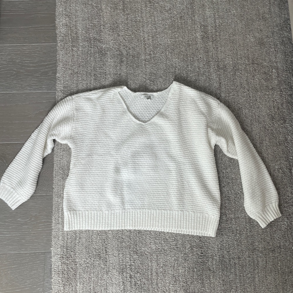 Super cute sweater. I layer it or wear it alone.